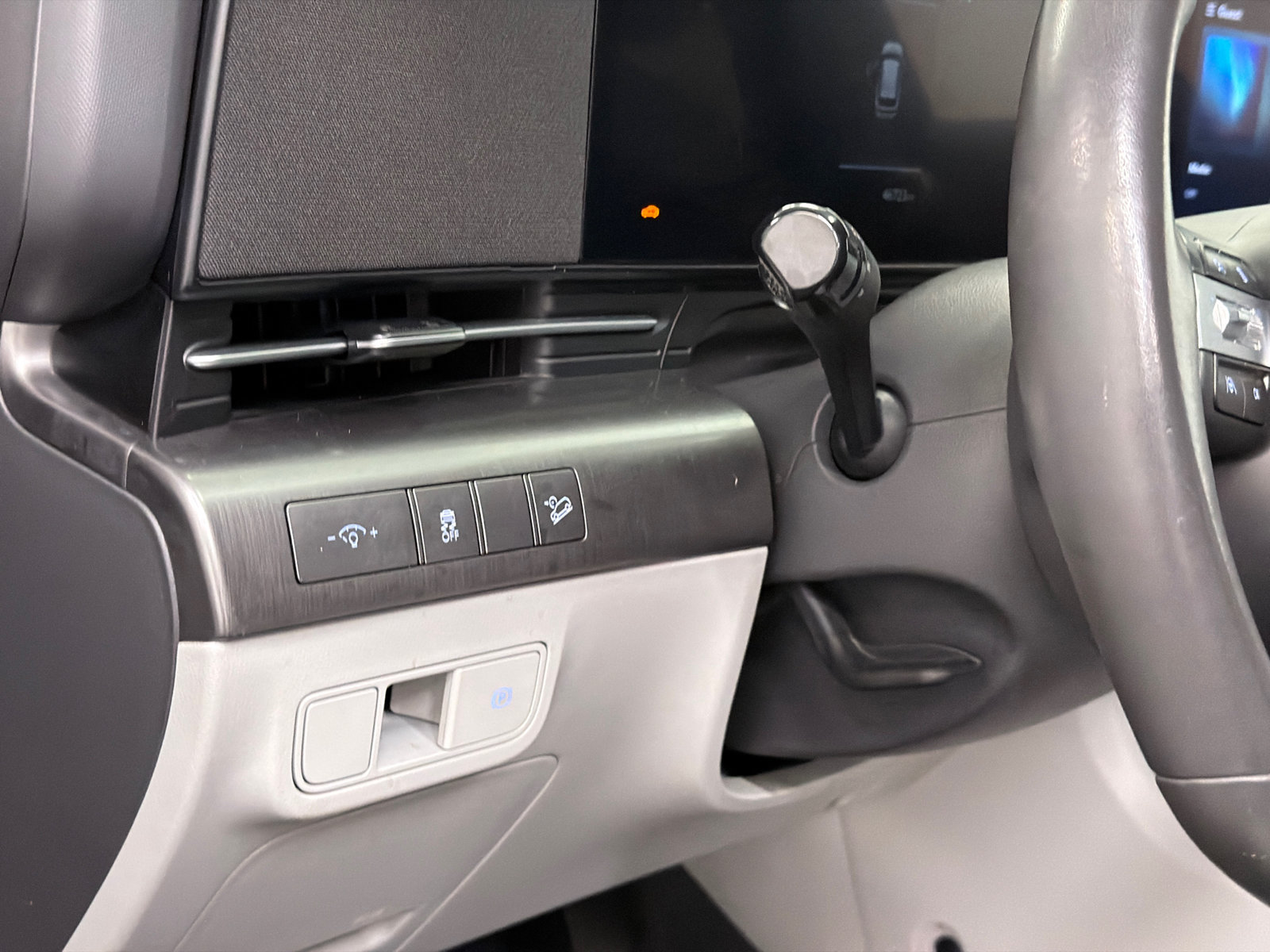 Used 2025 Hyundai Kona SEL AWD/4WD image 16