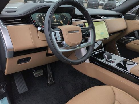 New 2026 Land Rover Range Rover Long Wheelbase SE image 2