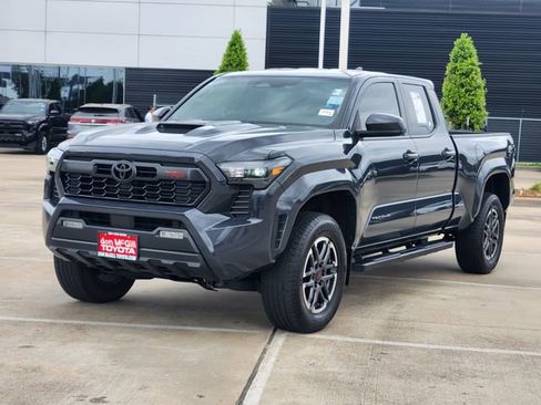 Certified 2024 Toyota Tacoma TRD Sport image 3