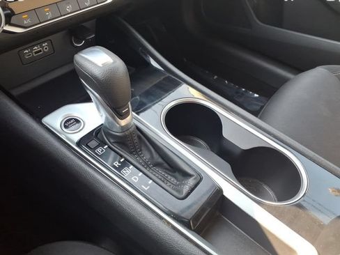 Used 2024 Nissan Altima 2.5 SV FWD image 20