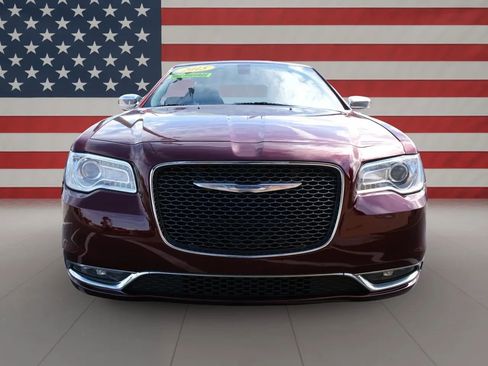 Used 2015 Chrysler 300 C image 7