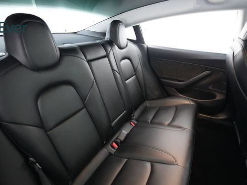 Used 2019 Tesla Model 3 Standard Range RWD image 5