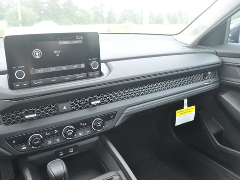 Used 2023 Honda Accord EX image 22