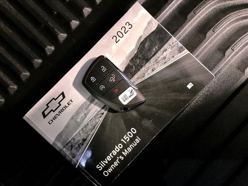 Used 2023 Chevrolet Silverado 1500 Custom image 31