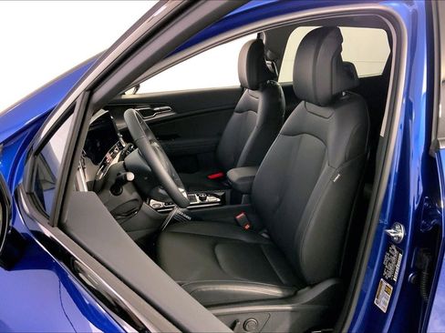 New 2025 Kia Sportage SX image 9