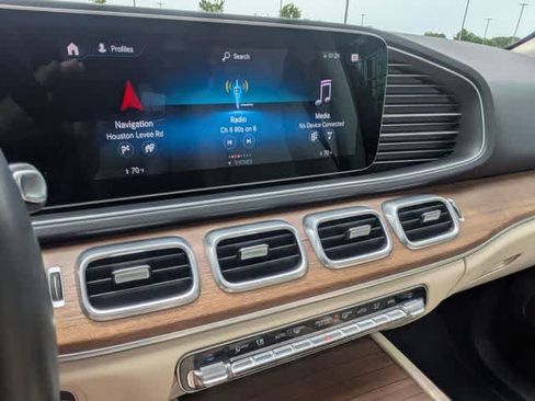 Used 2022 Mercedes-Benz GLE 350 4MATIC w/ AMG Line Exterior image 26