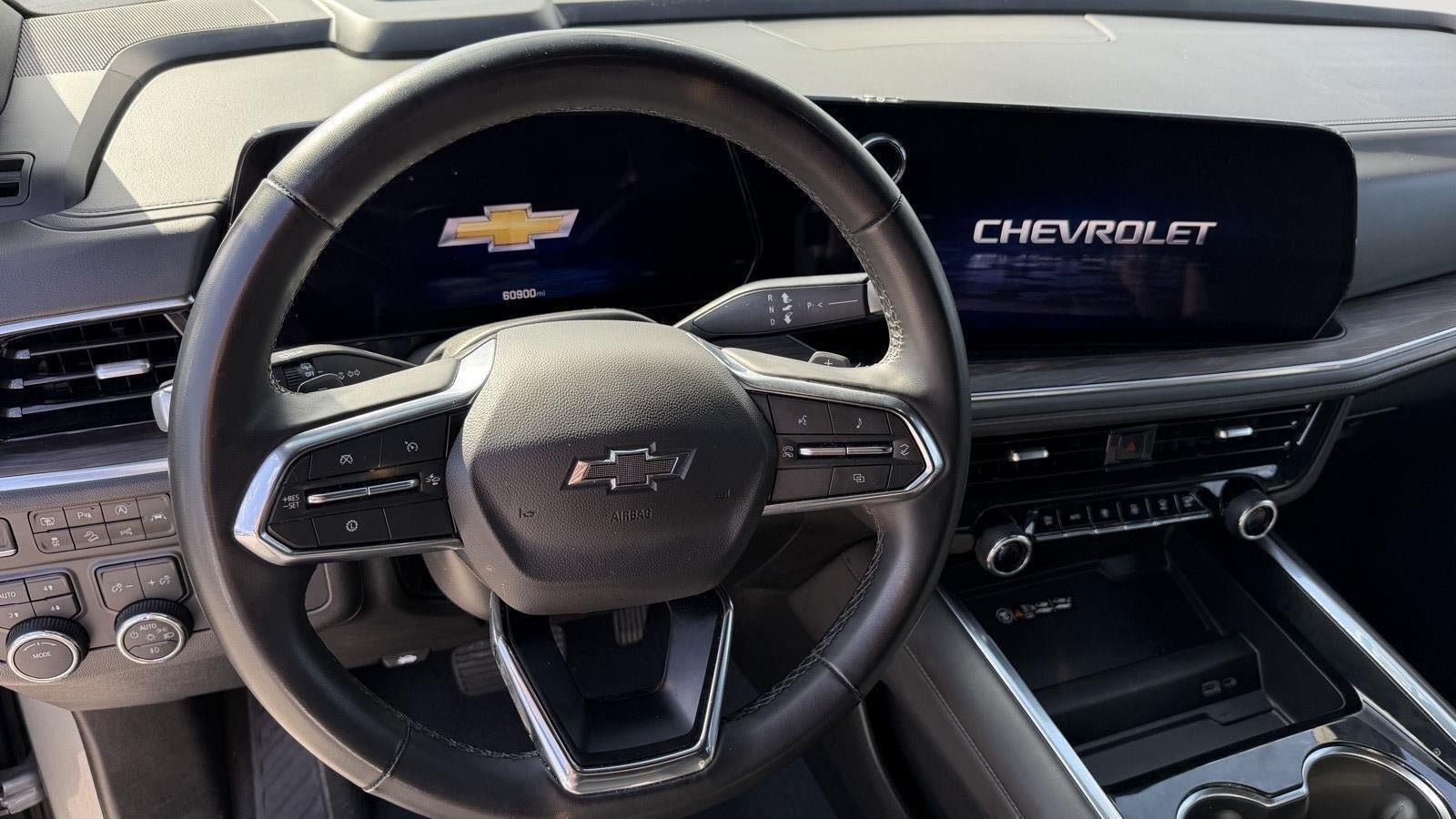 Used 2025 Chevrolet Suburban Z71 AWD/4WD image 11