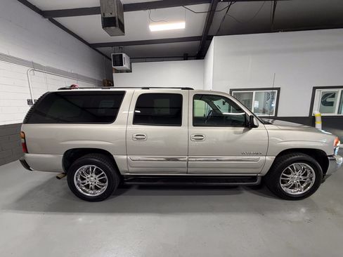Used 2005 GMC Yukon XL SLE AWD/4WD image 5