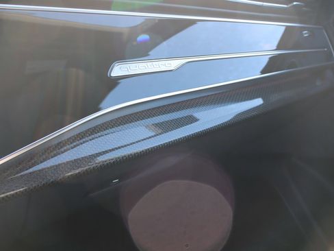 Used 2022 Audi SQ7 Prestige w/ Prestige Package image 21