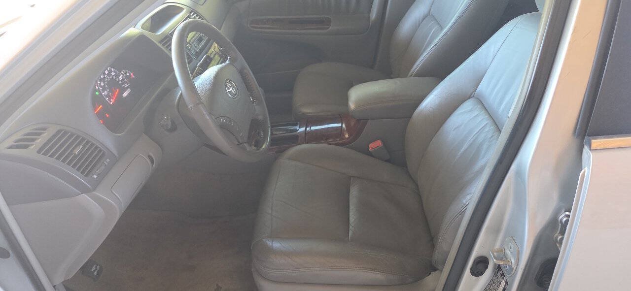 Used 2005 Toyota Camry LE FWD image 16