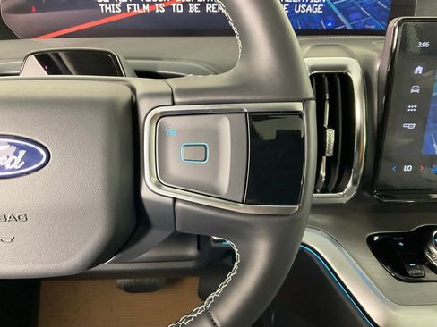 New 2026 Ford Expedition Platinum w/ Driver's Package image 27