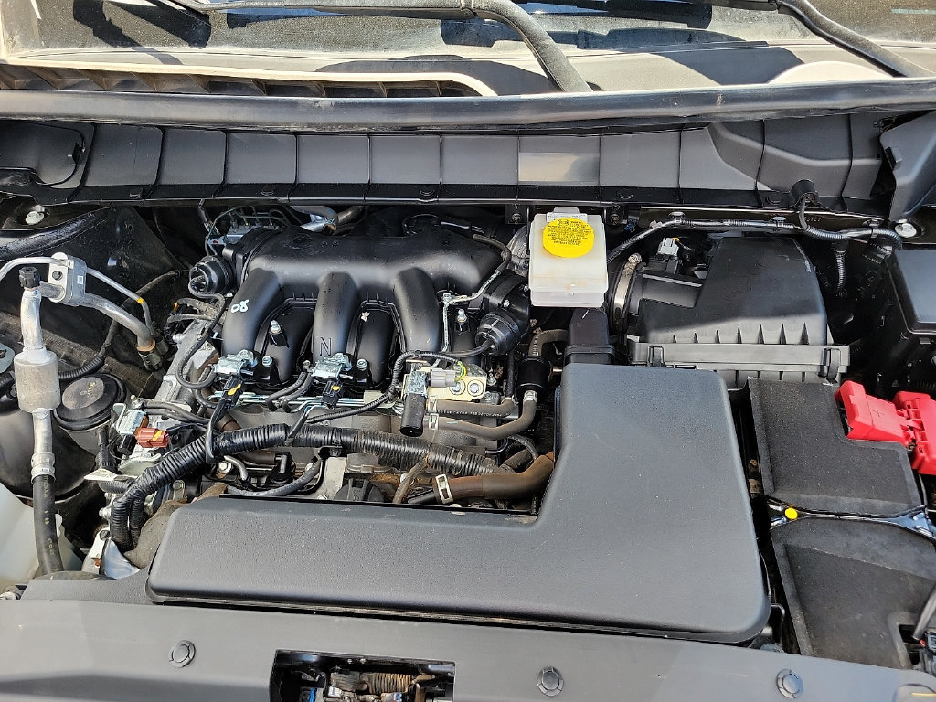 Used 2025 Nissan Pathfinder SL w/ SL Premium Package FWD image 16