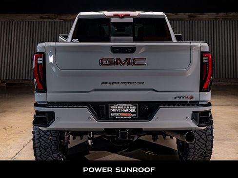 Used 2025 GMC Sierra 2500 AT4 w/ AT4 Premium Plus Package image 8