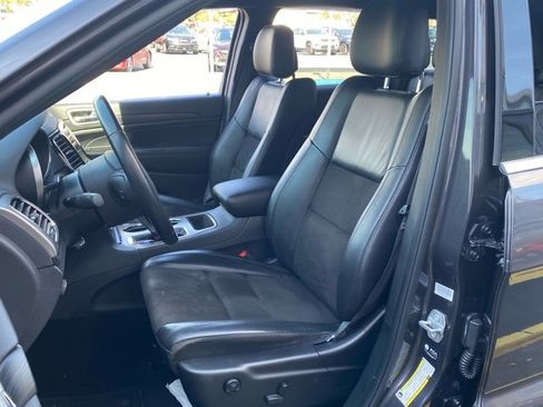 Used 2021 Jeep Grand Cherokee Laredo X image 13