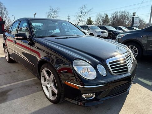 Used 2009 Mercedes-Benz E 350 4MATIC Sedan image 2
