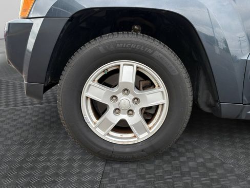 Used 2006 Jeep Grand Cherokee Laredo RWD image 16