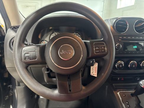 Used 2014 Jeep Patriot Sport w/ Power Value Group FWD image 9