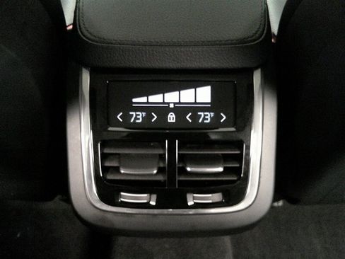 Used 2020 Volvo XC90 T6 Momentum w/ Protection Package Premier image 39