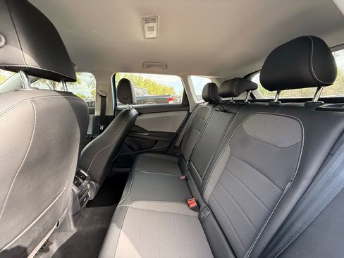 Used 2022 Volkswagen Taos SE w/ IQ.Drive SE Package image 15