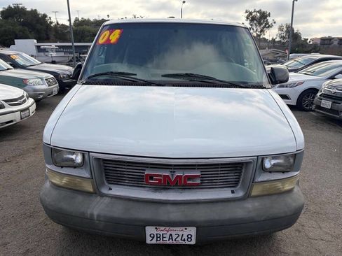 Used 2004 GMC Safari w/ Seat Package RWD image 2