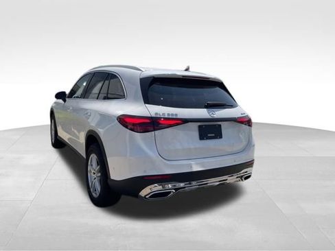 Used 2025 Mercedes-Benz GLC 300 4MATIC image 4