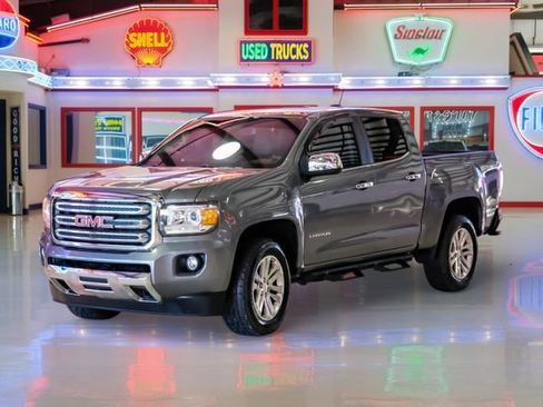 Used 2018 GMC Canyon SLT image 2