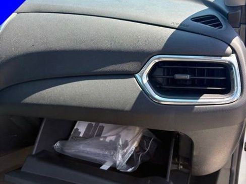Used 2019 Chevrolet Equinox LT w/ Driver Convenience Package FWD image 31