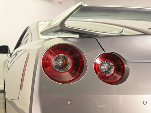 Used 2024 Nissan GT-R Premium w/ Floor Mat Package AWD/4WD image 46