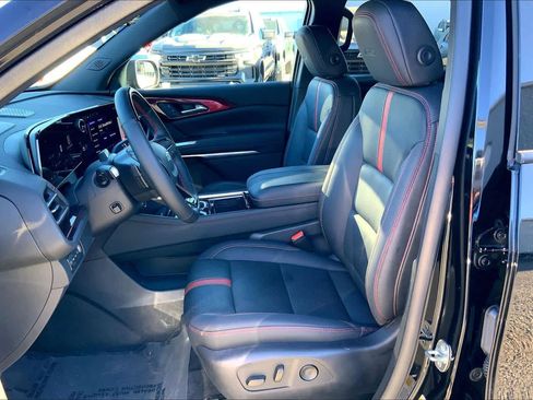 Certified 2024 Chevrolet Traverse RS w/ LPO, Floor Liner Package image 8