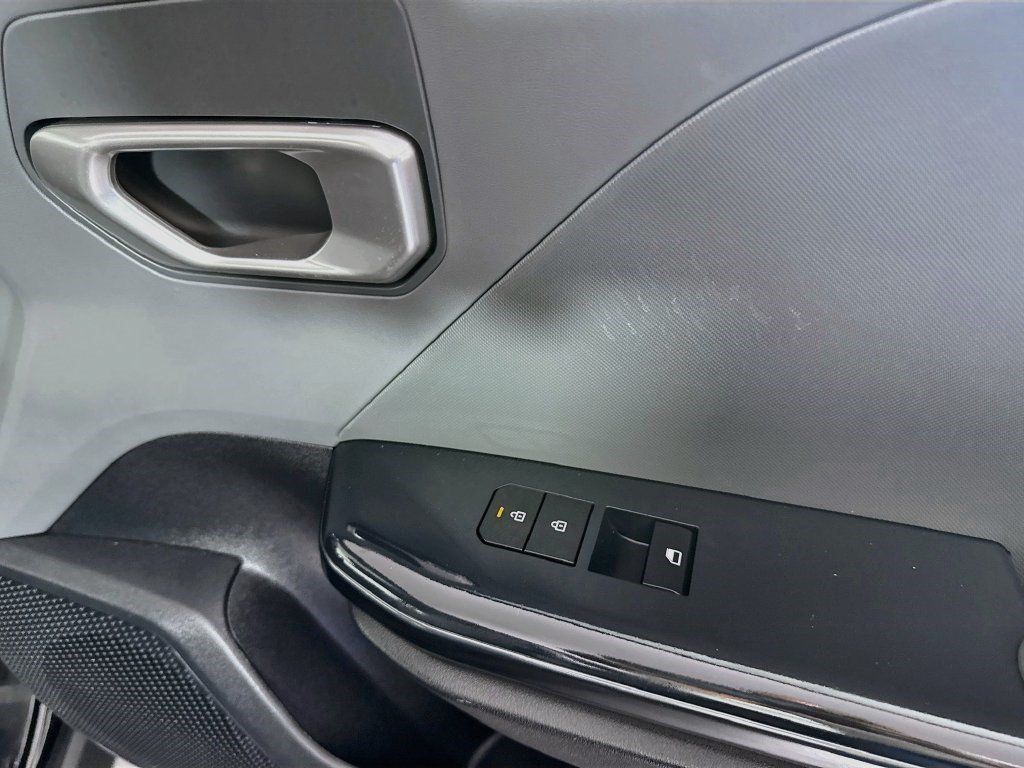 Used 2025 Kia K4 FWD image 30