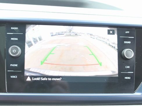 Certified 2023 Volkswagen Taos SE image 16