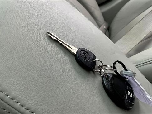 Used 2007 Buick Lucerne CXL image 10