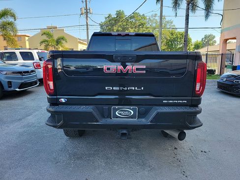 Used 2022 GMC Sierra 2500 Denali w/ Denali Black Diamond Edition AWD/4WD image 10