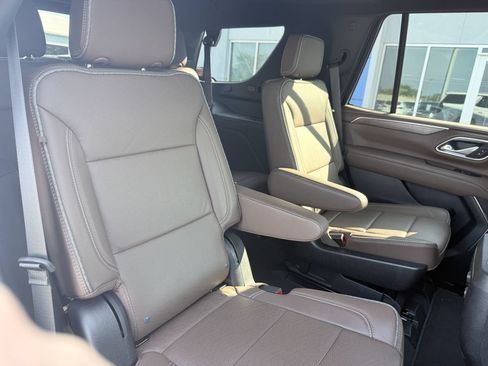 Used 2024 Chevrolet Tahoe High Country RWD image 14