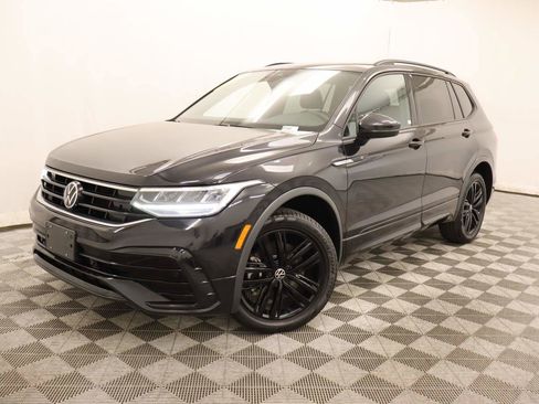 Used 2022 Volkswagen Tiguan SE R-Line image 1