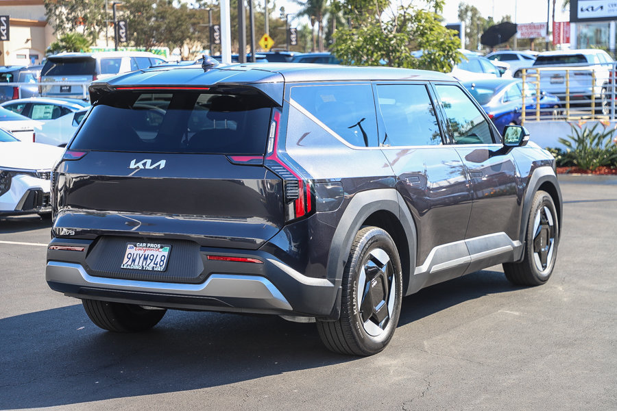 Used 2026 Kia EV9 Light RWD image 6