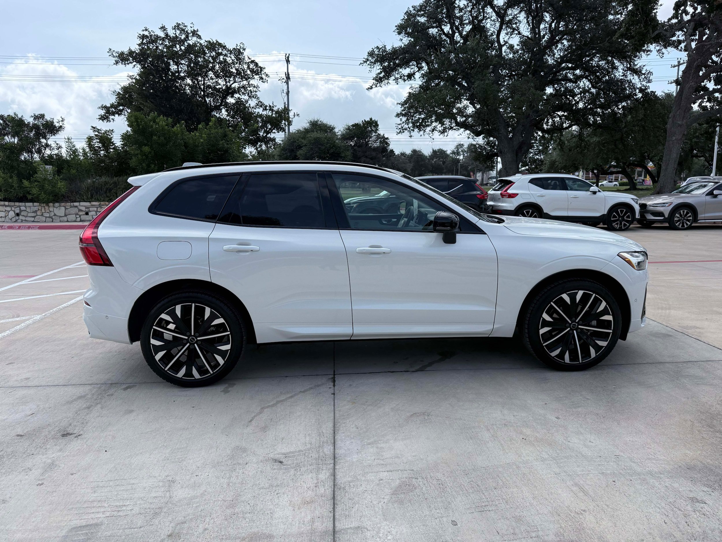 Certified 2026 Volvo XC60 B5 Ultra AWD/4WD image 7