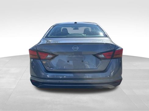 Used 2024 Nissan Altima 2.5 SV image 4