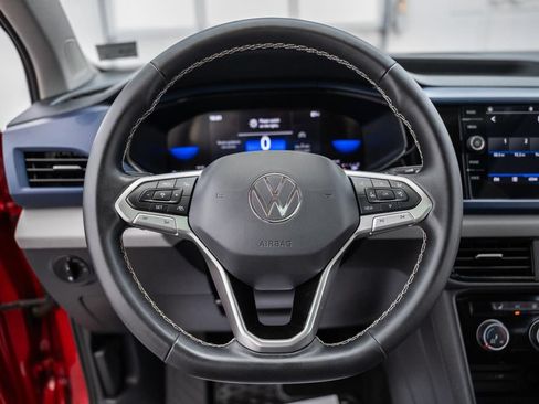 Used 2023 Volkswagen Taos SE w/ Panoramic Sunroof Package FWD image 26
