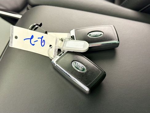 Used 2024 Land Rover Range Rover SE image 17