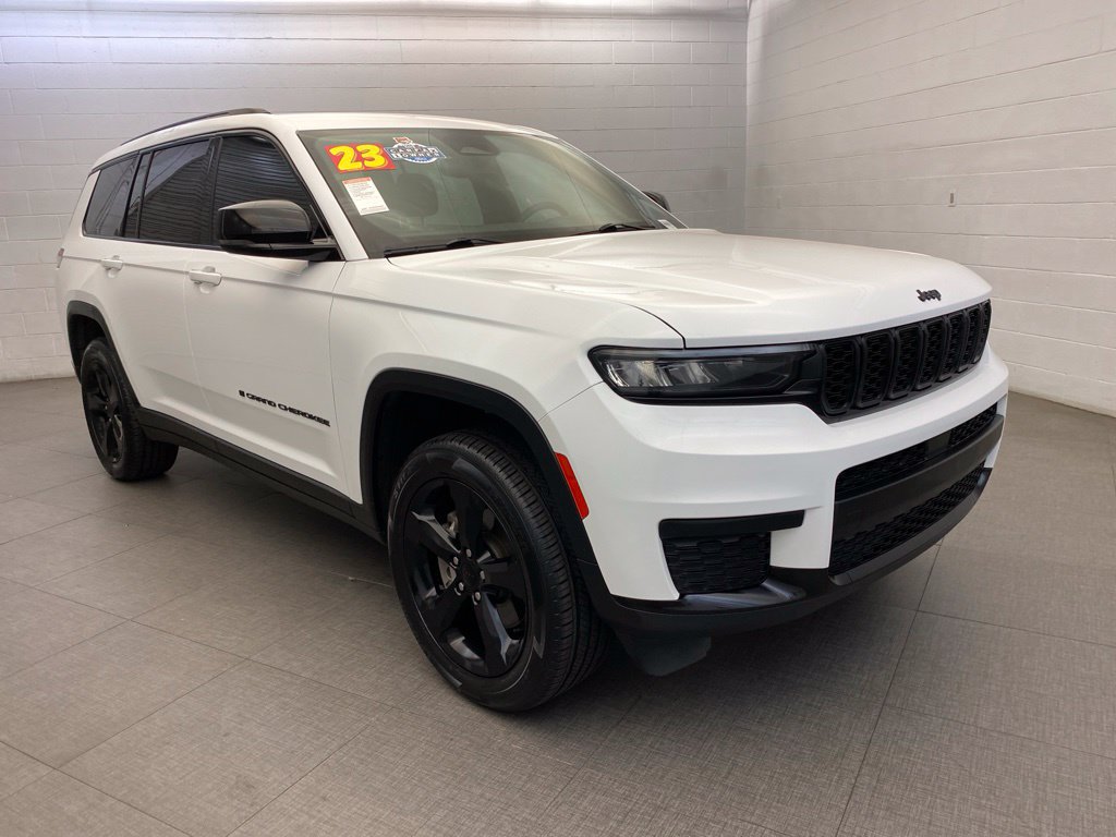 Used 2023 Jeep Grand Cherokee L Laredo RWD image 4