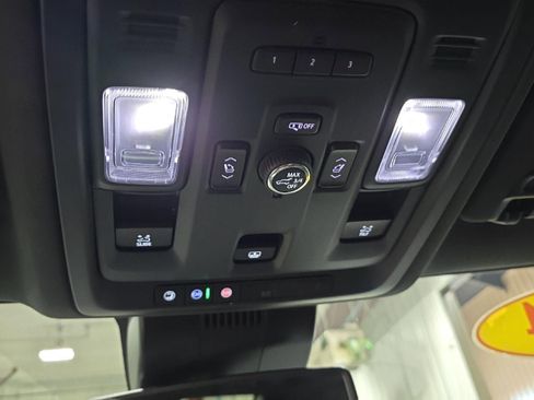 Used 2024 GMC Yukon XL AT4 w/ AT4 Premium Package image 18