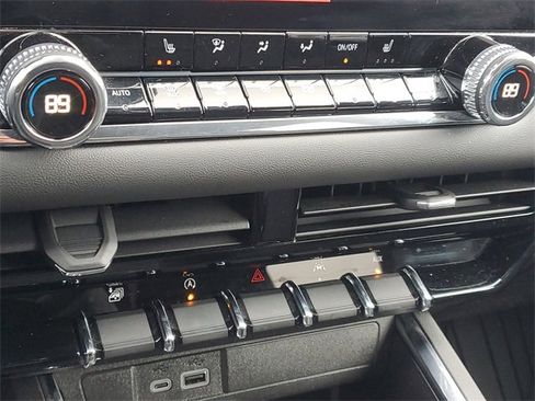 Certified 2024 GMC Canyon Elevation w/ Elevation Premium Package image 28