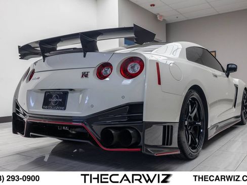 Used 2018 Nissan GT-R NISMO AWD/4WD image 28