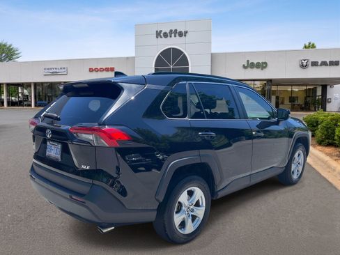 Used 2021 Toyota RAV4 XLE FWD image 6