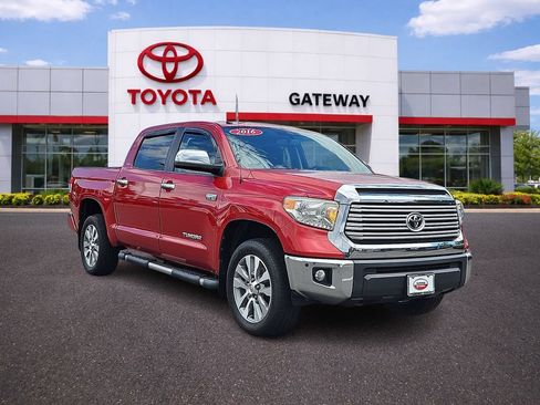 Used 2016 Toyota Tundra Limited w/ Limited Premium Package AWD/4WD image 3