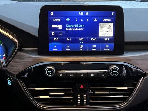 Used 2020 Ford Escape Titanium image 21