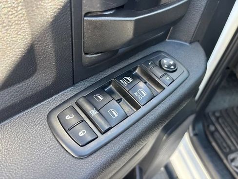 Used 2016 RAM 2500 ST w/ SXT Appearance Group AWD/4WD image 12