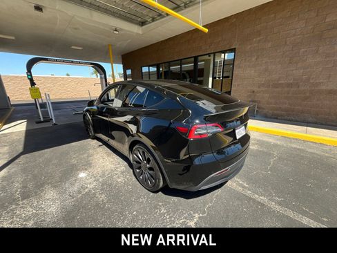 Used 2022 Tesla Model Y Performance AWD/4WD image 6