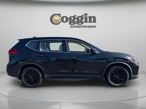 Used 2017 Nissan Rogue S image 6